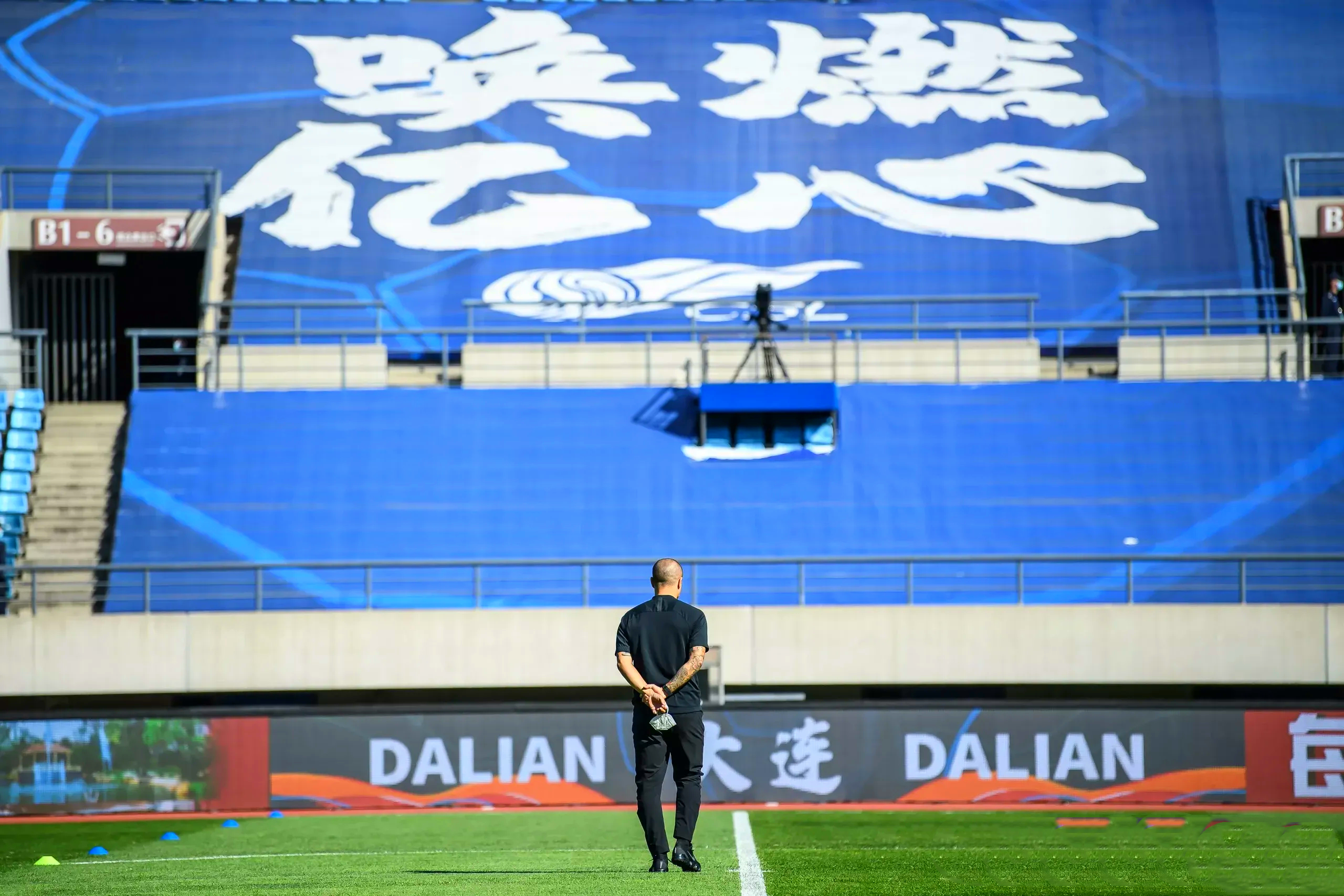 相形见绌！鲁能95小妖卖了2000万，恒大主力后腰却无人问津