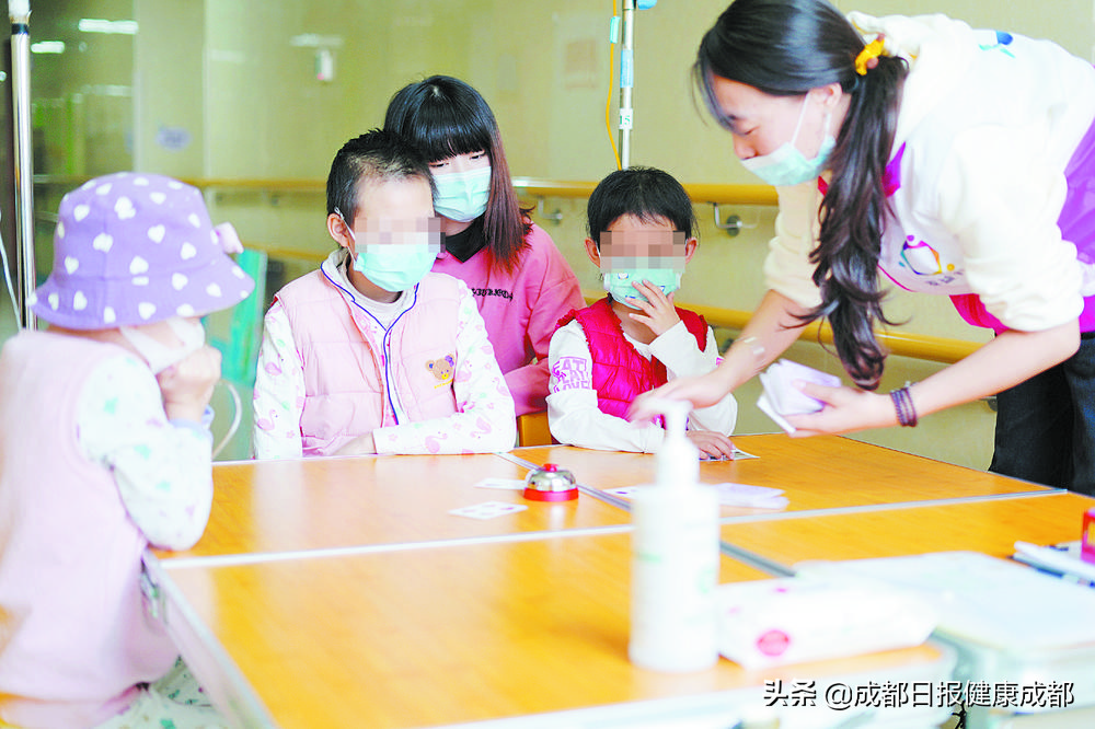 成都血友病危重患儿基本上在这里，成都大部分血小板减少病的患儿也在这里这个科室凝聚着满满的爱和希望