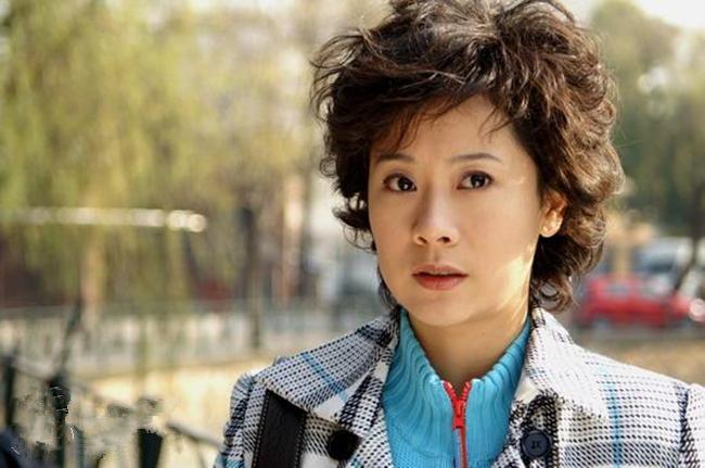 十年后重温《双面胶》：这种“嘴甜”的凤凰男，最是可怕