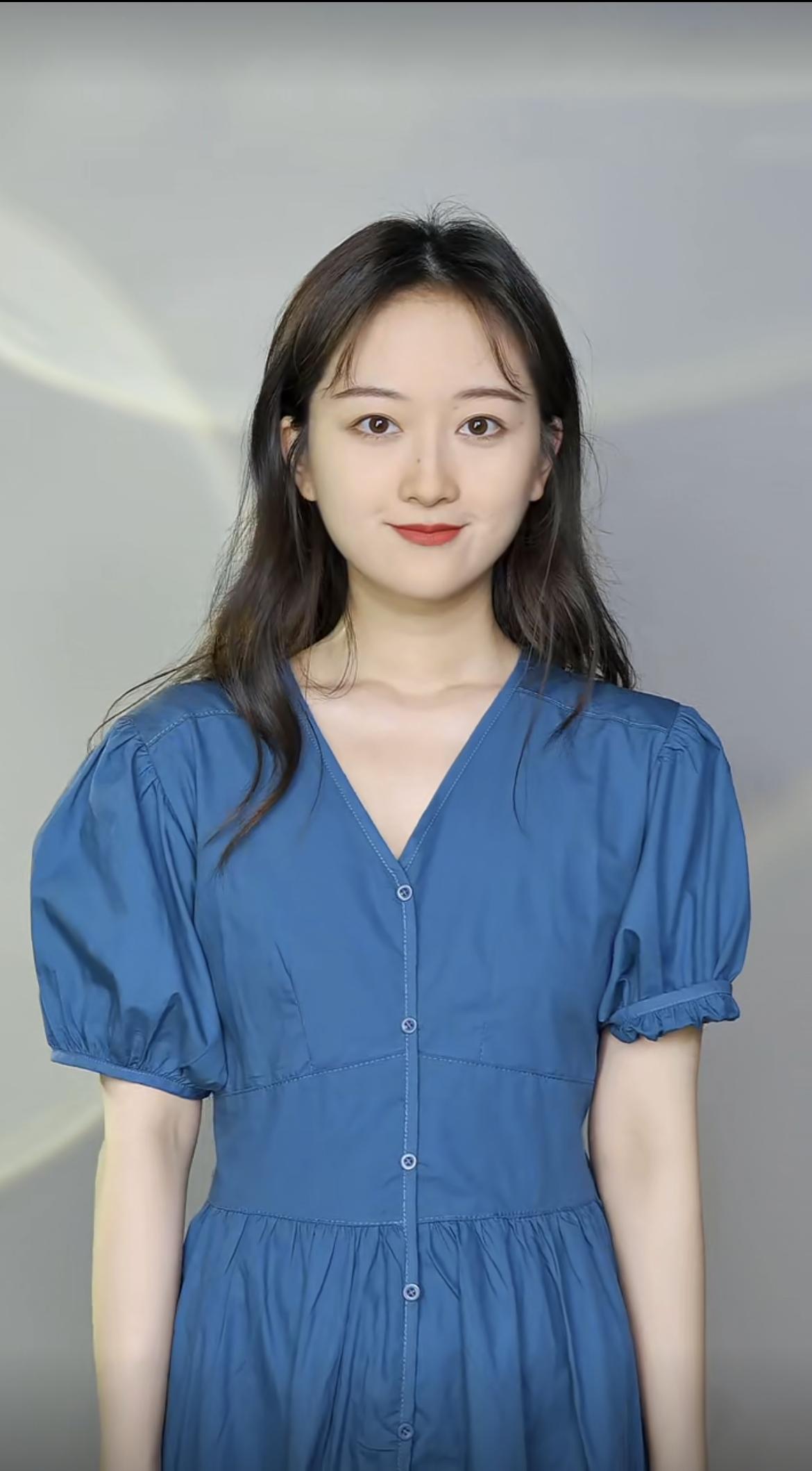 女生肩宽夏季穿什么衣服显得不胖,肩宽的女生怎么穿搭好看