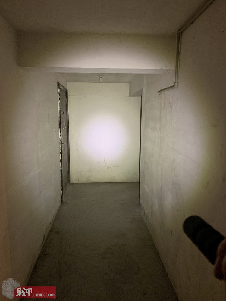 纳丽德nex15寸带灯伸缩棍简评,纳丽德nex棍暴力测试