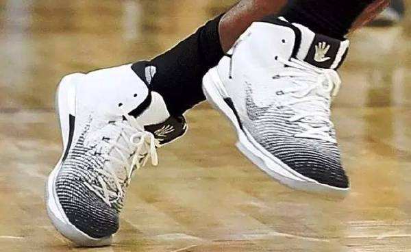 KL2爪形Logo版权争夺战愈演愈烈，小卡VS耐克你支持谁？