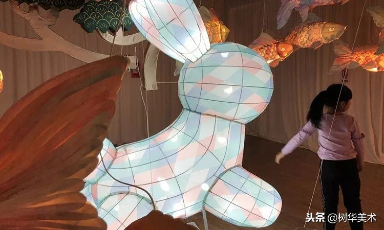 华师大油画系毕业的她，用纸改造广东传统花灯，还登上时尚杂志！