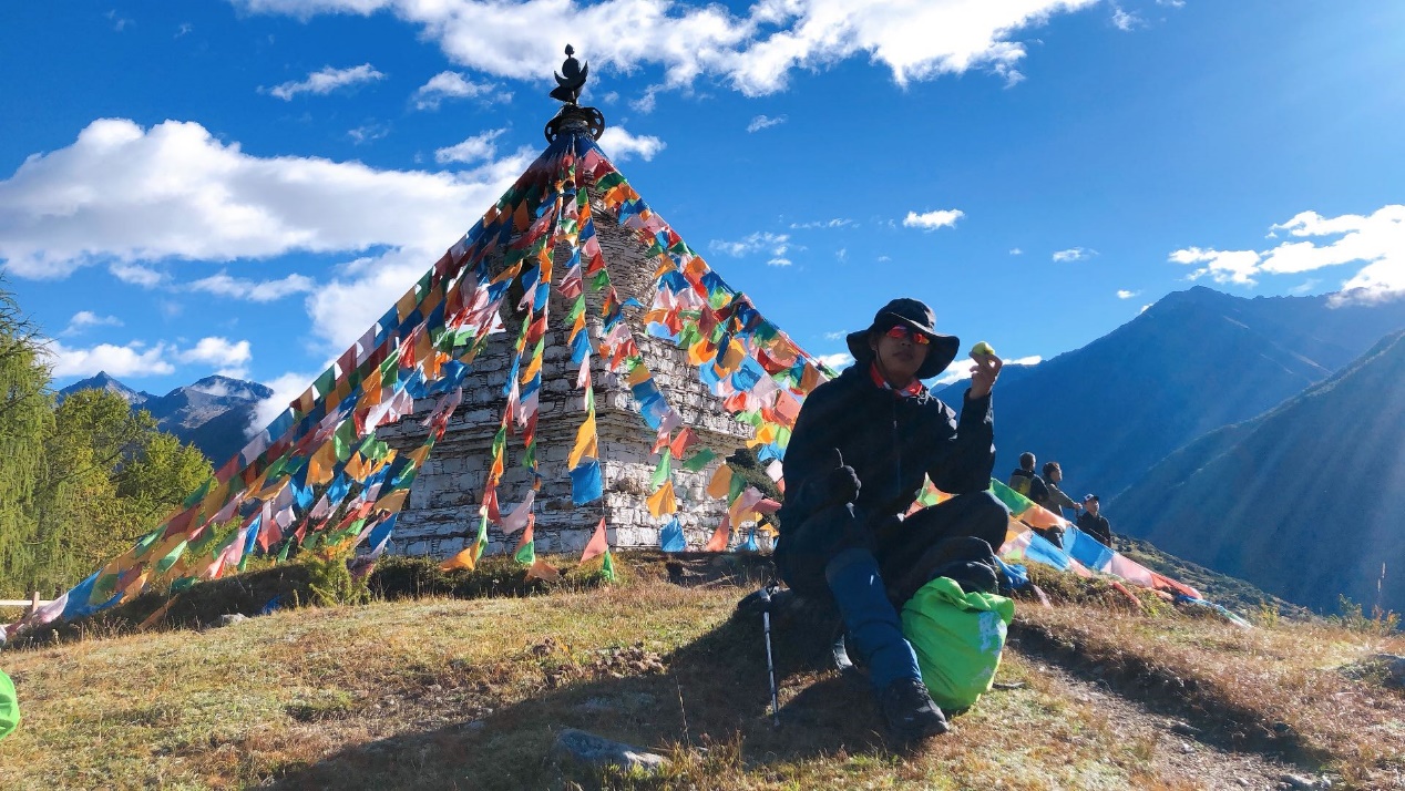 四姑娘山大峰登顶感受,四姑娘山二峰绝望坡有绳索吗