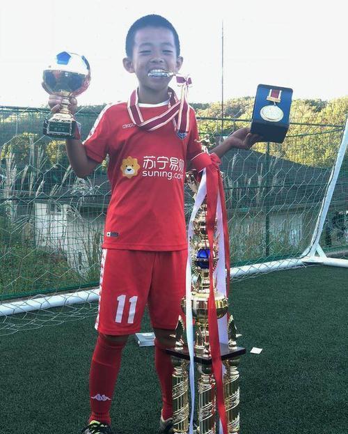 登陆巴萨第一人!9岁惊艳全国的中国梅西,如今受邀拉玛西亚试训