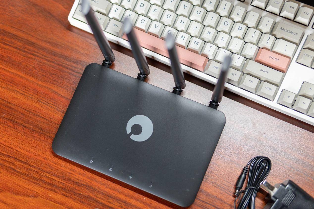 实习租房没有WiFi？蒲公英X4C插上4G卡，走哪都有网