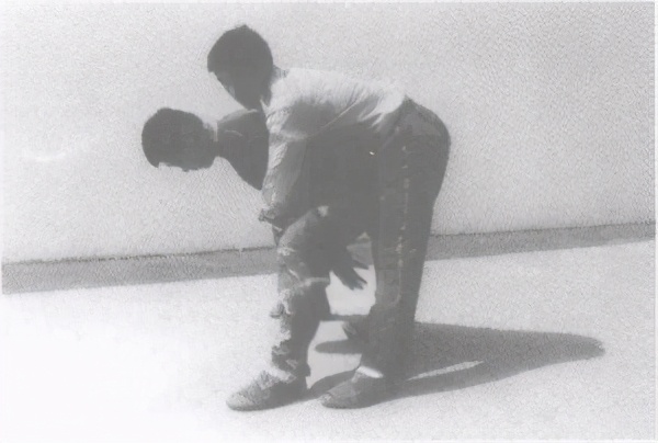 警用防暴棍和匕首警拳,警用防暴橡胶棍杀伤力