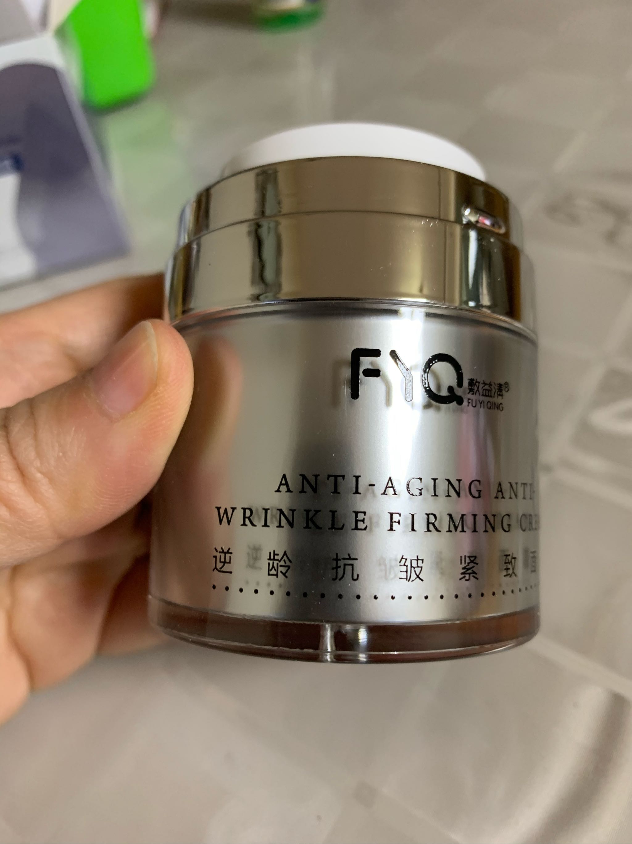 skii小红瓶面霜和大红瓶面霜区别,哪种牌子的面霜最有效果最好用呢