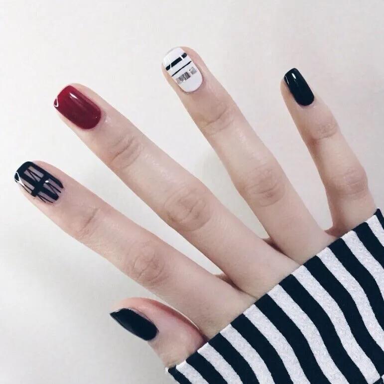 有一种颜色叫blackpink,blackpink黑色火焰美甲