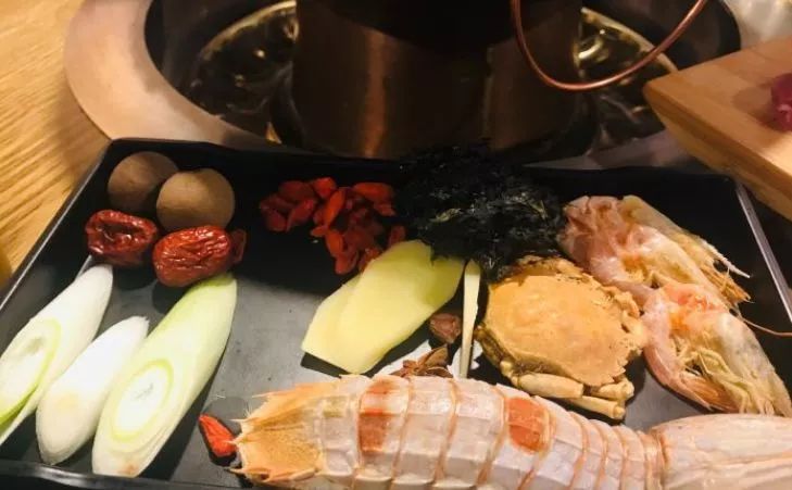 故宫也开火锅店了！你想去拔草吗？我大天津大铜锅，你爱哪家呢？