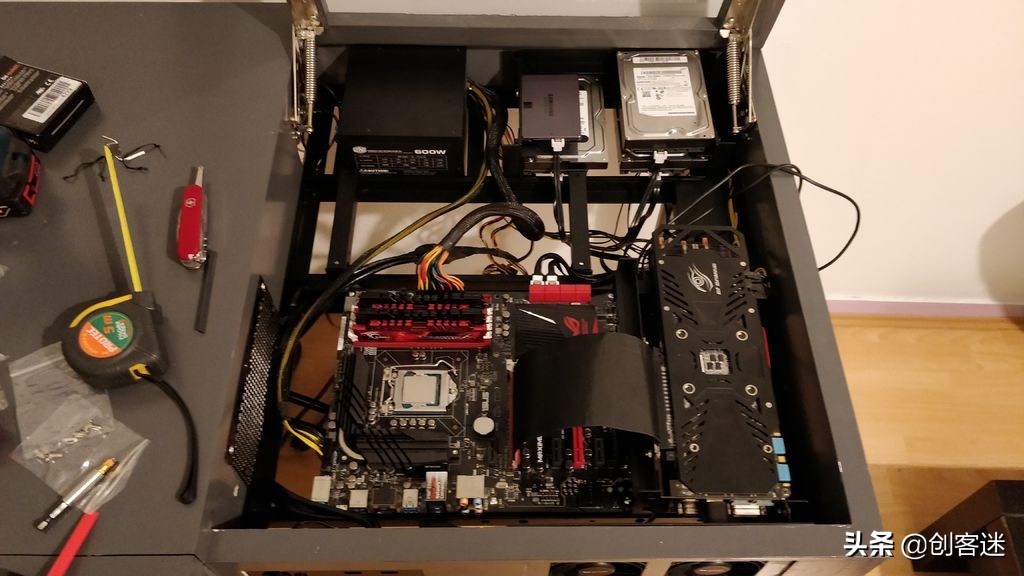 一体式机箱水冷电脑桌教程,国外自制水冷电脑桌