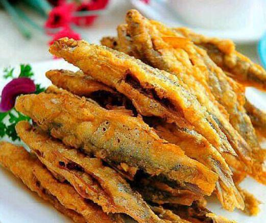 炸小鱼，用面粉还是淀粉？多数错在这一步，难怪不酥脆，还容易皮