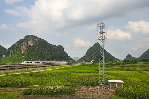 广西高铁隧道,广西年底通车的四条高铁