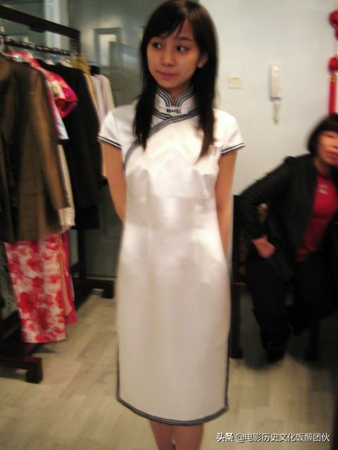 日本电影那个女孩,紫日里的日本姑娘是谁