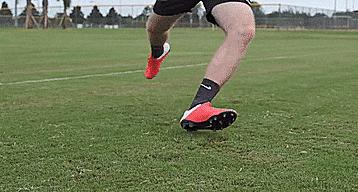 长传球的五个步骤,精准长传教学