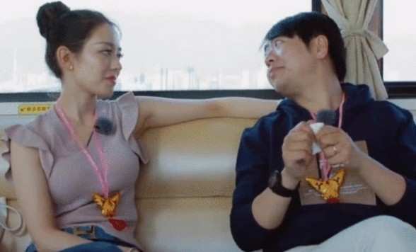 吉娜和郎朗沙漏裙,吉娜露肩礼服照片