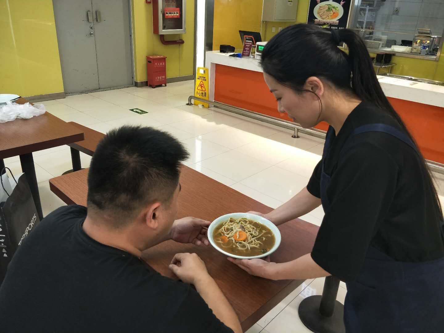 牛肉汤妈妈李莉图片,牛肉汤李莉的妈妈