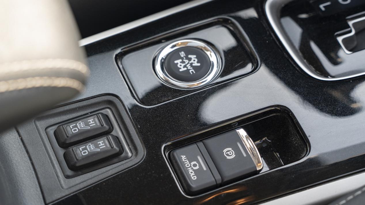 动力好底盘稳操控好的车,动力强操控好底盘扎实的几款车