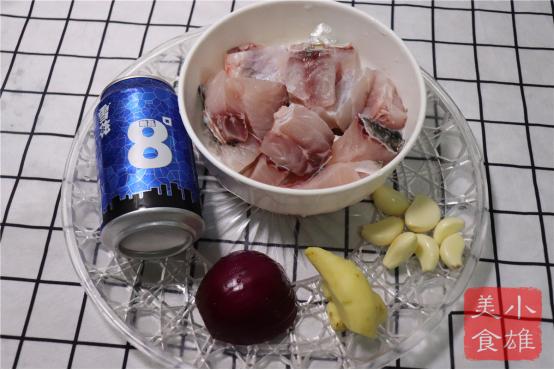 砂锅清汤煮草鱼,草鱼一锅炖