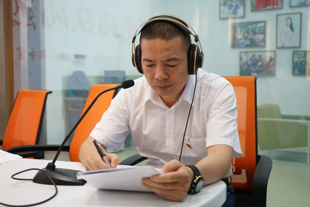 「先锋侠」福州要建100个足球场？官方回复