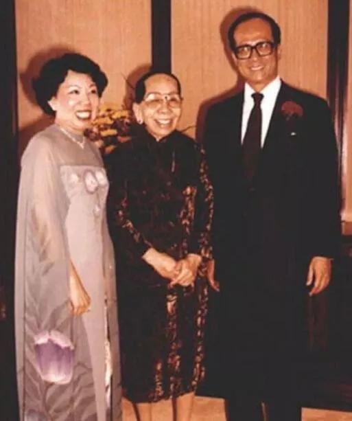 香港豪门最惨原配！生前帮贫穷小子成首富，死后还要被他利用？