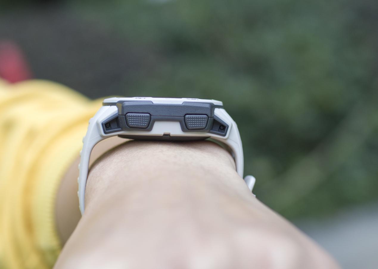 佳明instinct本能运动手表,佳明运动手表235最新款