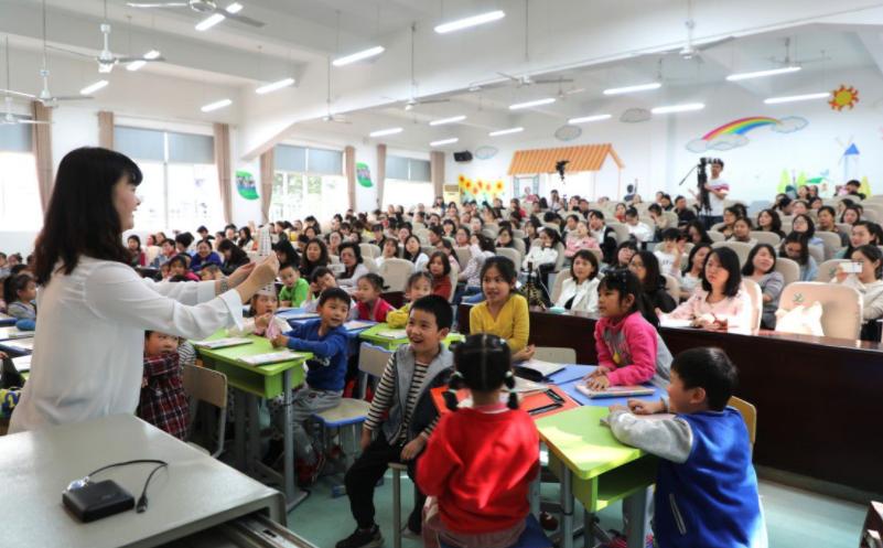 教师兼职做微商违法吗,老师做微商引争议被开除