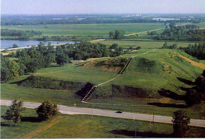 美洲的地理条件要优于亚欧非，为何早期没有发展出一个发达的文明