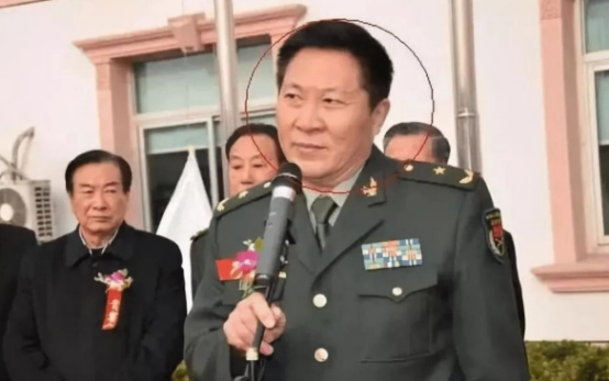 董大维假军官,董大维假军人