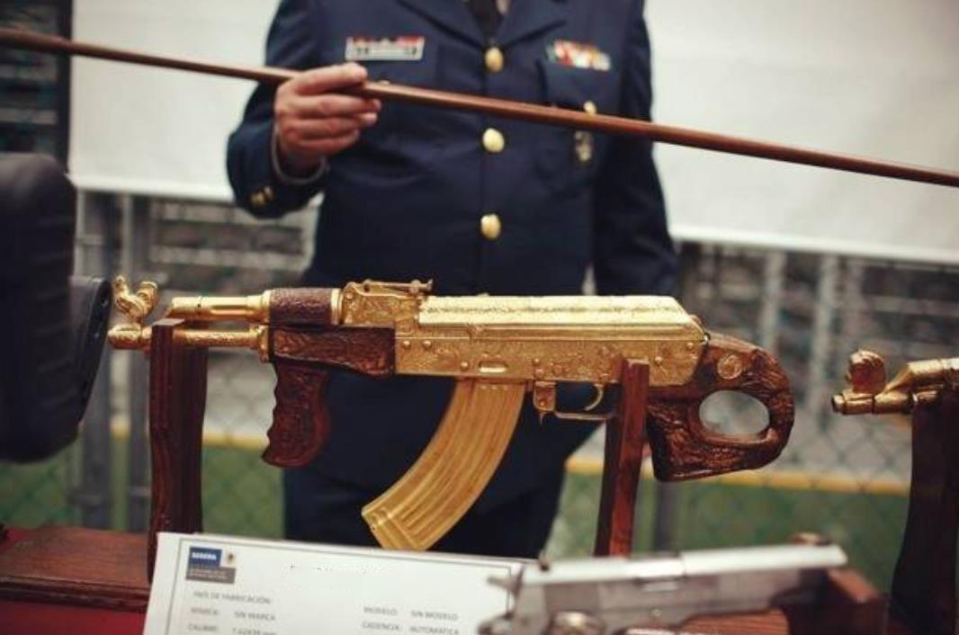 “墨西哥帮派”的30种*器武**，就连重狙和RPG都有