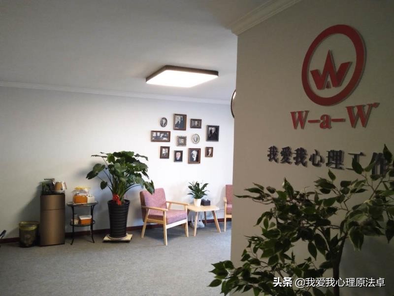 在家经常赤裸,天气太热?放飞自我?还是……