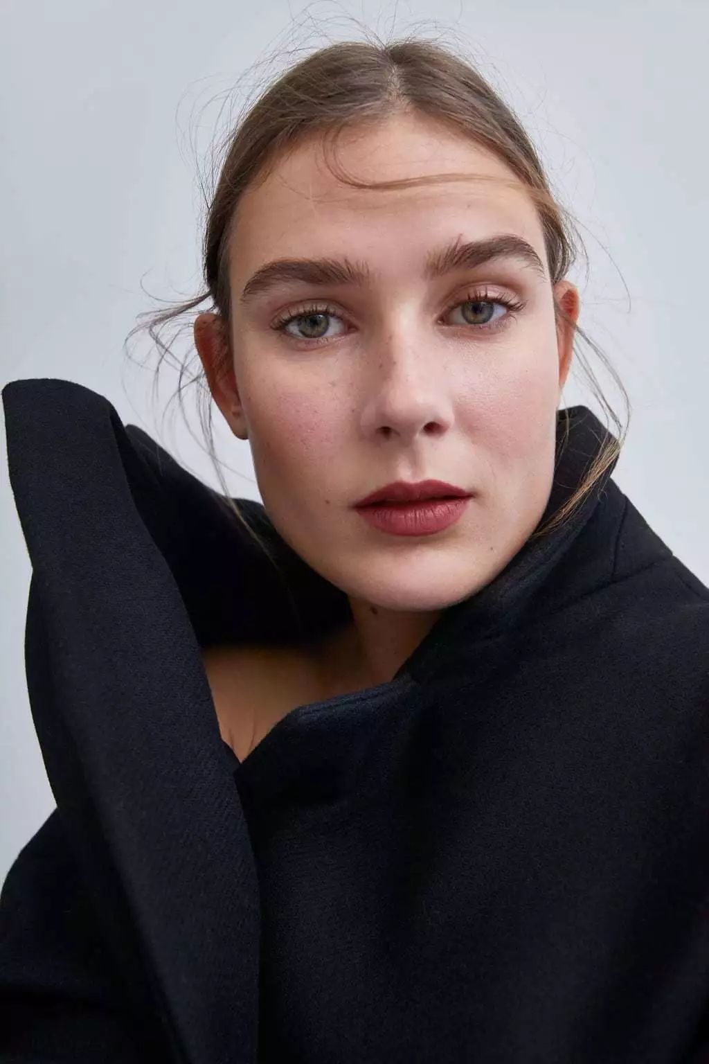 ZARA竟然出彩妆了