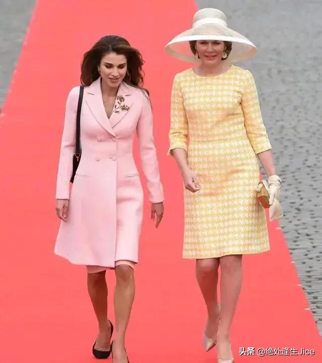出身影响气质吗?贵族王后VS平民王后,骨子里的高贵感模仿不来