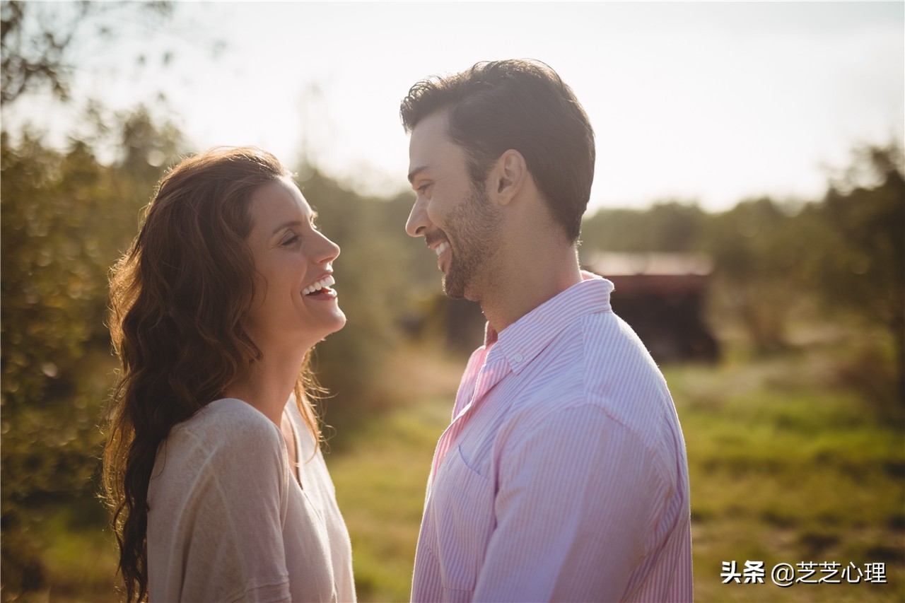 弟弟真心爱上姐姐的表现,男生接受姐弟恋是什么心理