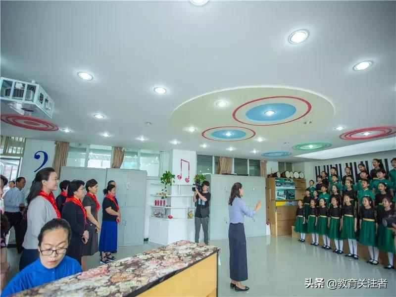 郑东新区昆丽河小学开学典礼,家国情怀校园