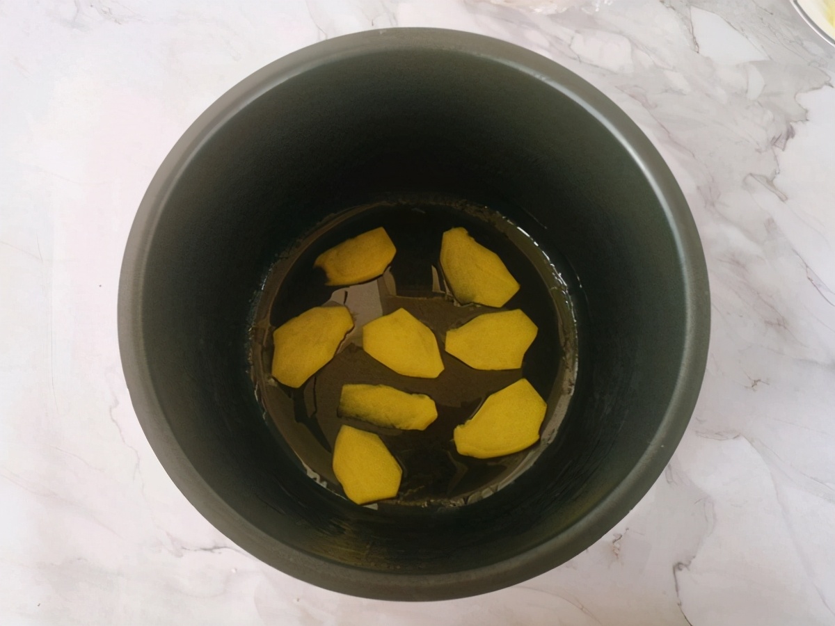 自己亲手做的盐焗鸡好吃好味道,简单又嫩滑的盐焗鸡