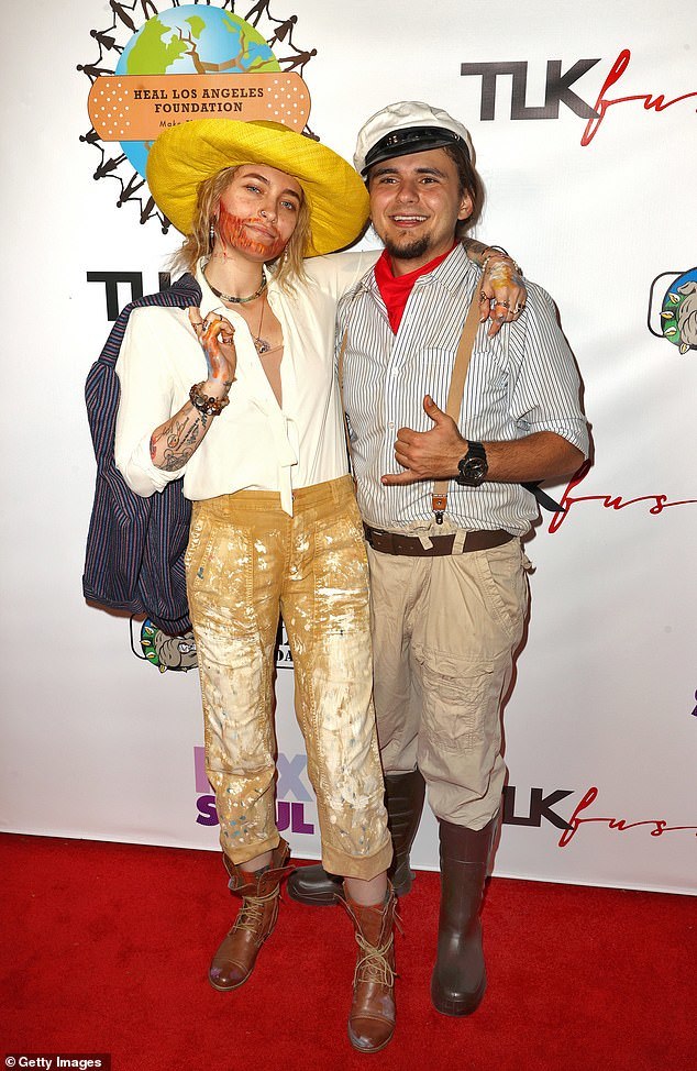 迈克尔杰克逊19岁女儿近照,迈克尔杰克逊的23岁女儿近照