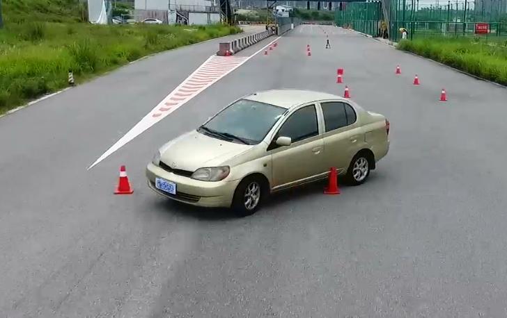 2000年夏利汽车,夏利2002款