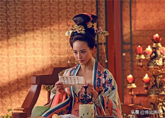 李世民登上皇位怎样对待他嫂子,李世民纳弟媳为妃是第几集