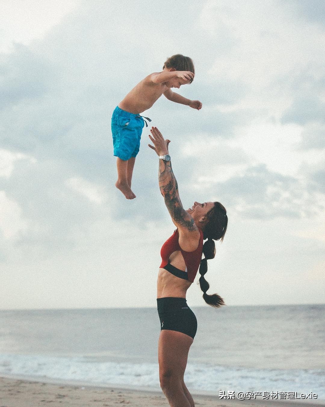 产后腹直肌分离4指能恢复吗,产后20年腹直肌分离2指还能恢复吗