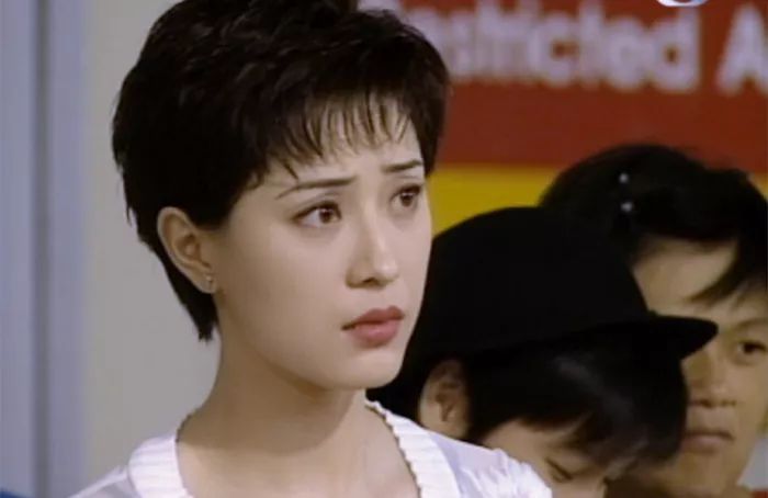 港风发型羊毛卷,港风短羊毛卷发型女2021流行发型