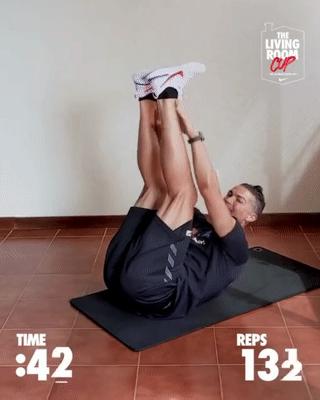 为什么c罗喜欢做卷腹,c罗发起卷腹挑战鹿晗