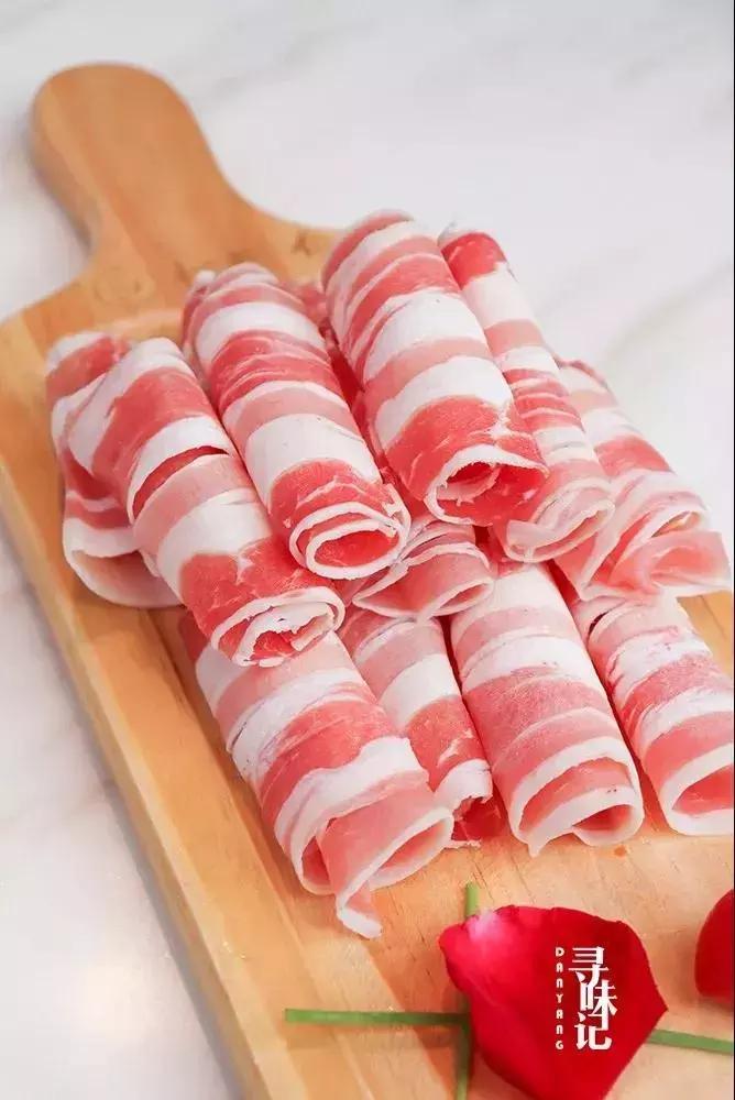 在六尺之巷,吃七秒之鱼,感受文化与美食的真谛