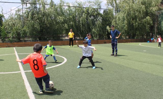 昆明足球训练,昆明足球训练营小孩