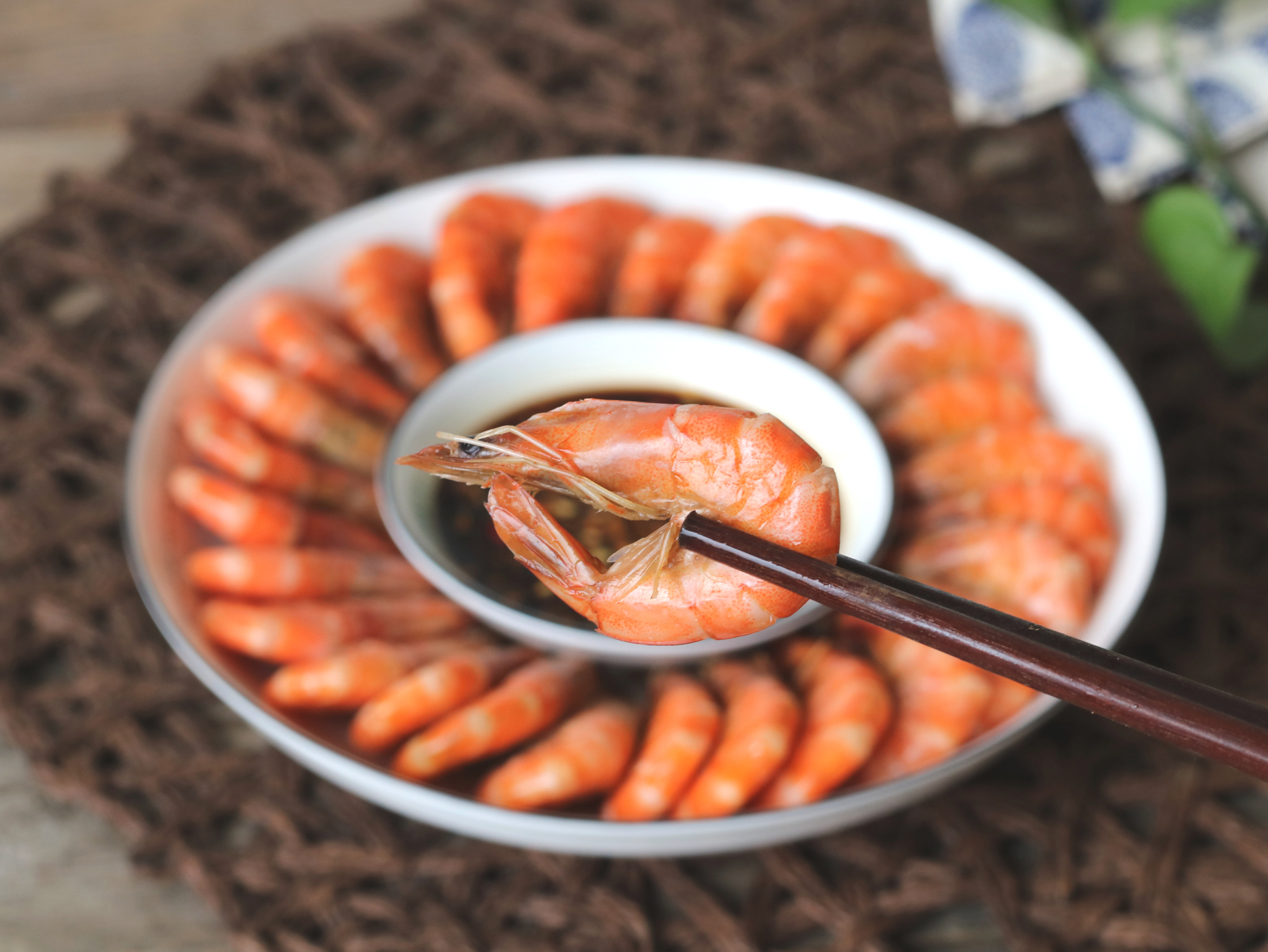 虾头里面的东西到底是膏还是粑粑,虾头里的是虾脑还是虾屎