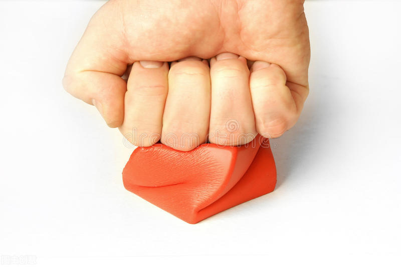 净水器市场乱象多你注意到了几点,解读未来净水器行业发展5大趋势