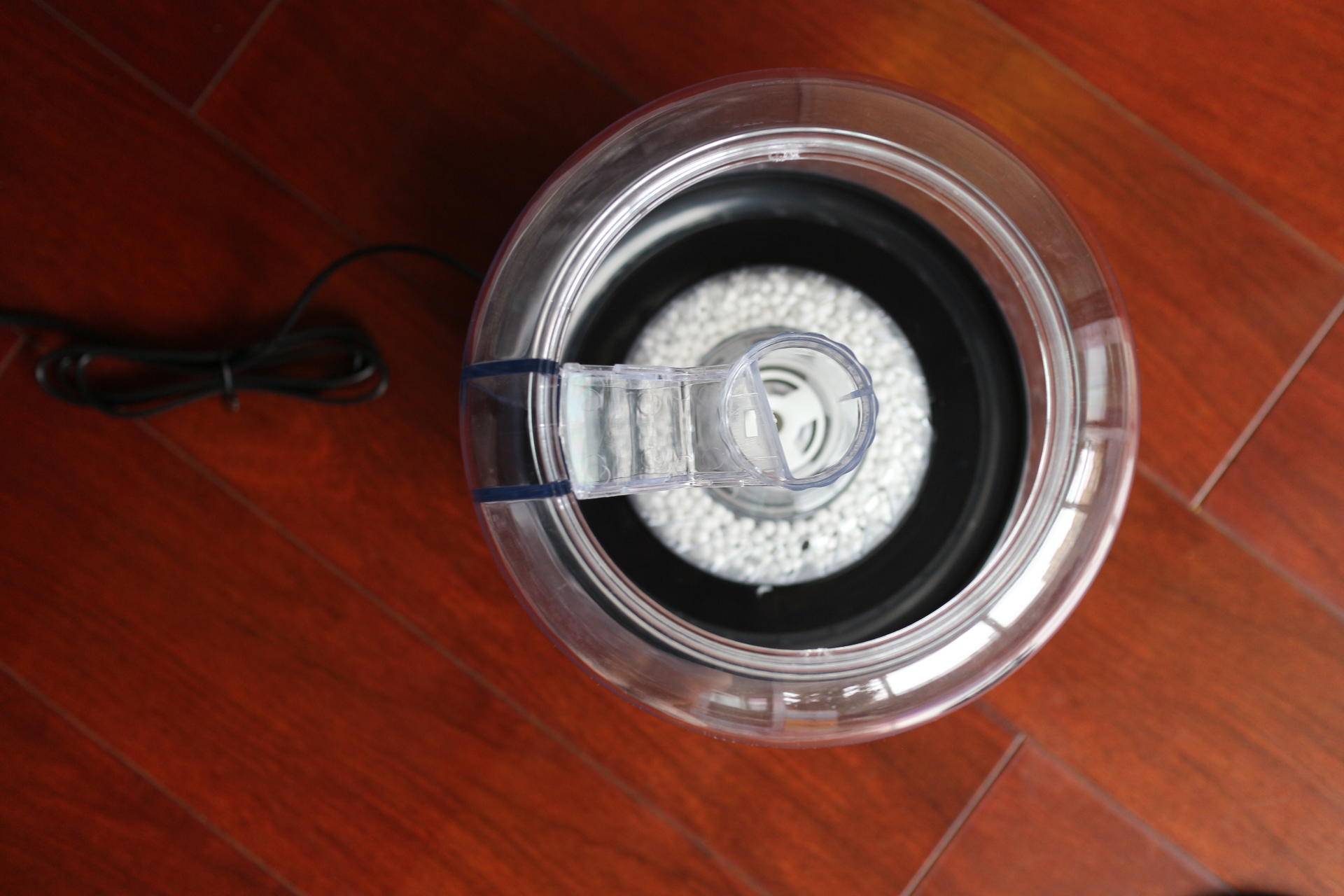 别人秋燥流鼻血，我在北方住雨林！亚都加湿器入手体验