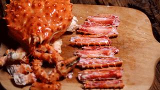 帝王蟹开餐仪式,中国人沉浸式吃帝王蟹