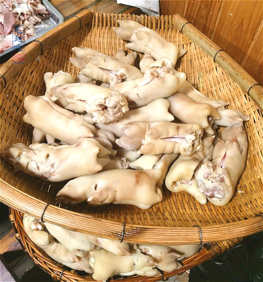 四川口味的干锅蹄花,30年只卖一道菜