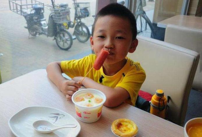 儿科医生建议给孩子吃的食物,儿科医生四种食物不能给孩子买